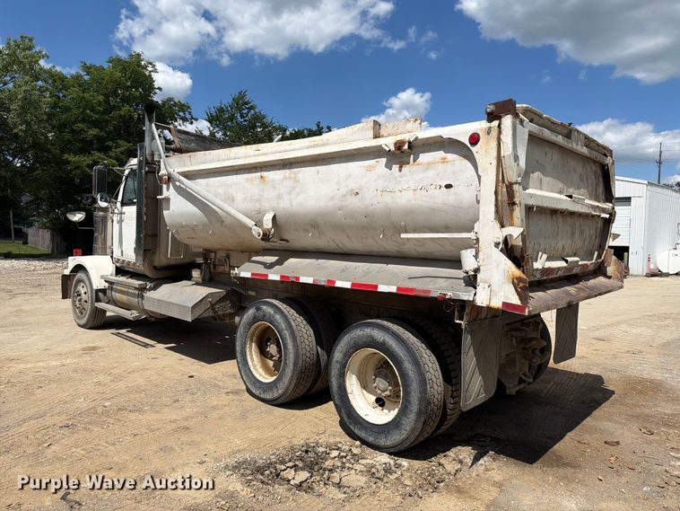 image for item EM0137 2003 Western Star 4900 dump truck
