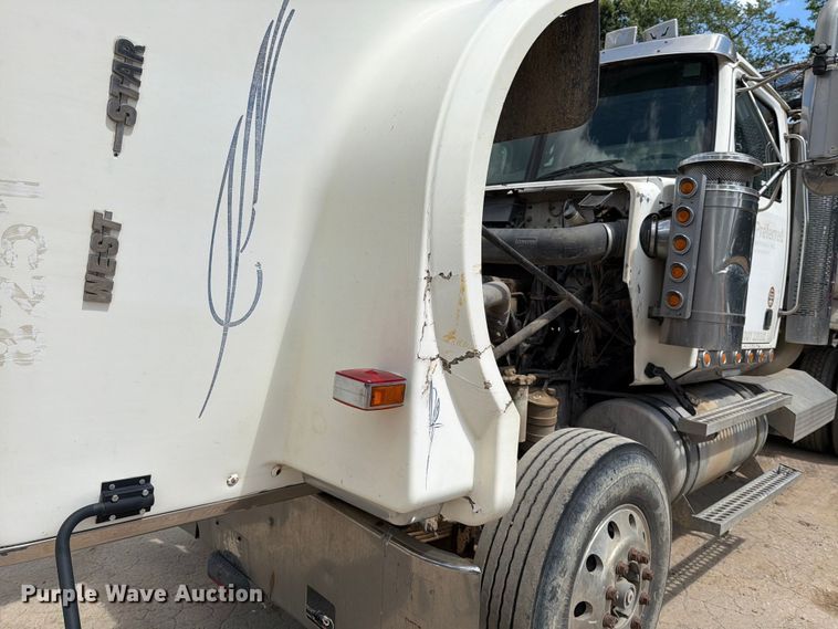 image for item EM0137 2003 Western Star 4900 dump truck