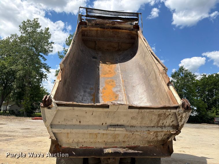 image for item EM0137 2003 Western Star 4900 dump truck