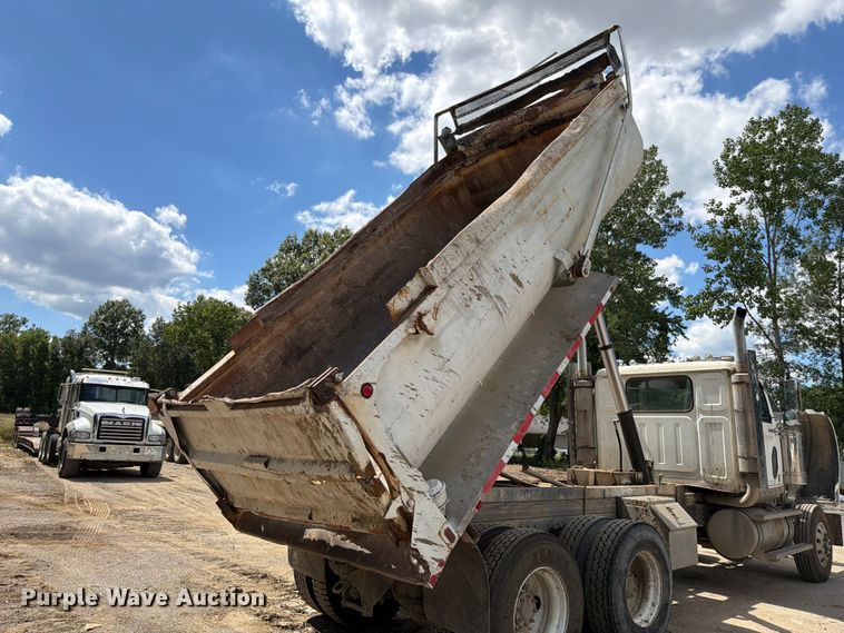 image for item EM0137 2003 Western Star 4900 dump truck