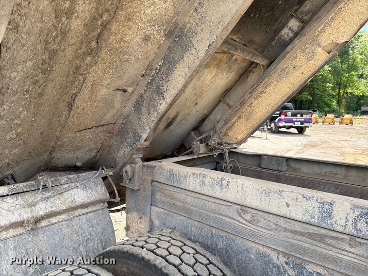 image for item EM0137 2003 Western Star 4900 dump truck