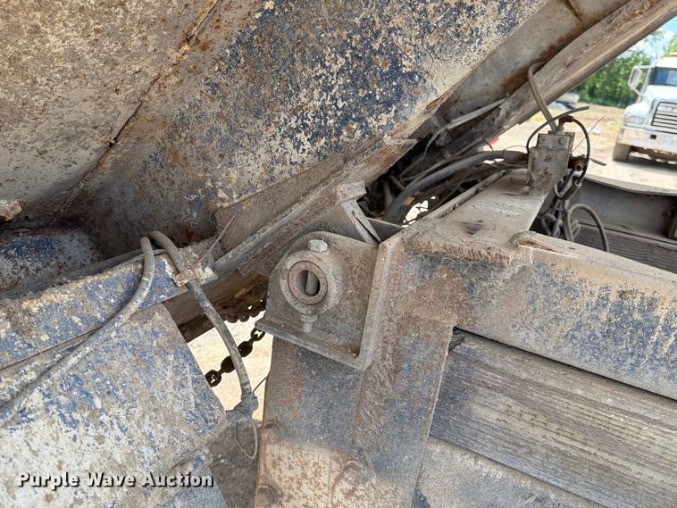 image for item EM0137 2003 Western Star 4900 dump truck