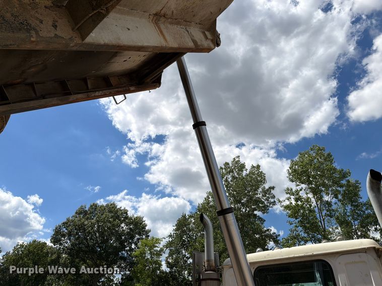 image for item EM0137 2003 Western Star 4900 dump truck
