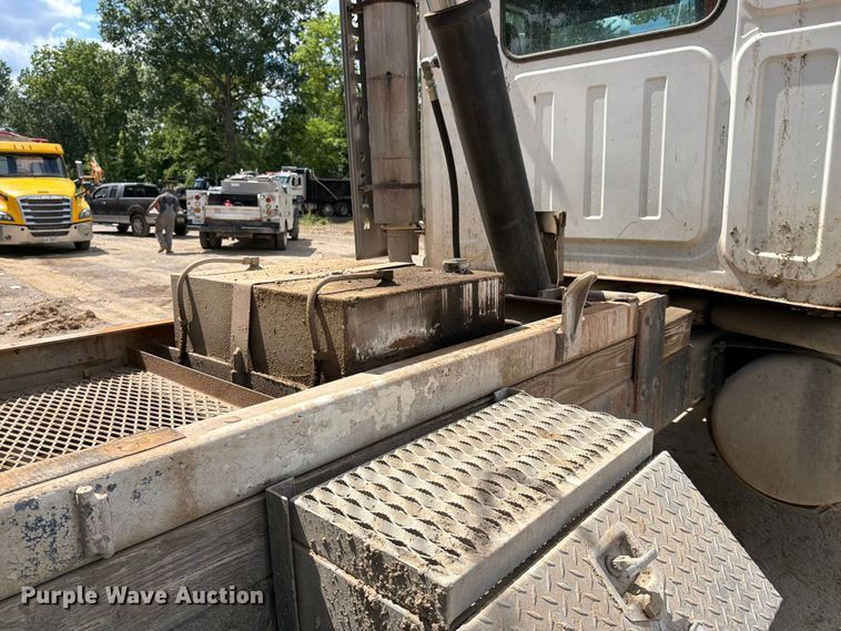 image for item EM0137 2003 Western Star 4900 dump truck