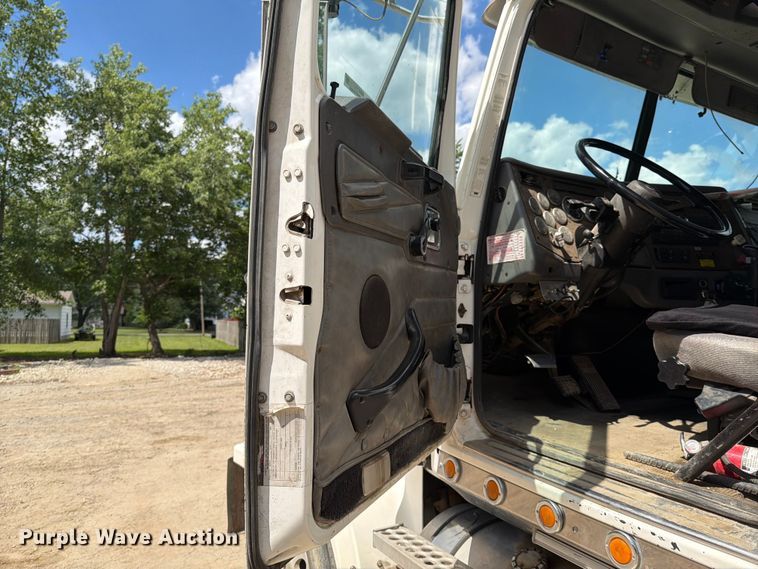 image for item EM0137 2003 Western Star 4900 dump truck