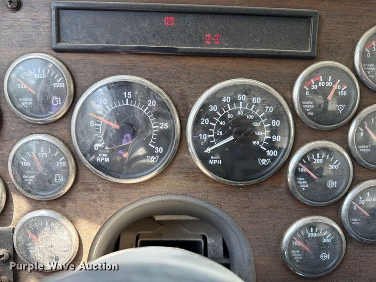 image for item EM0137 2003 Western Star 4900 dump truck