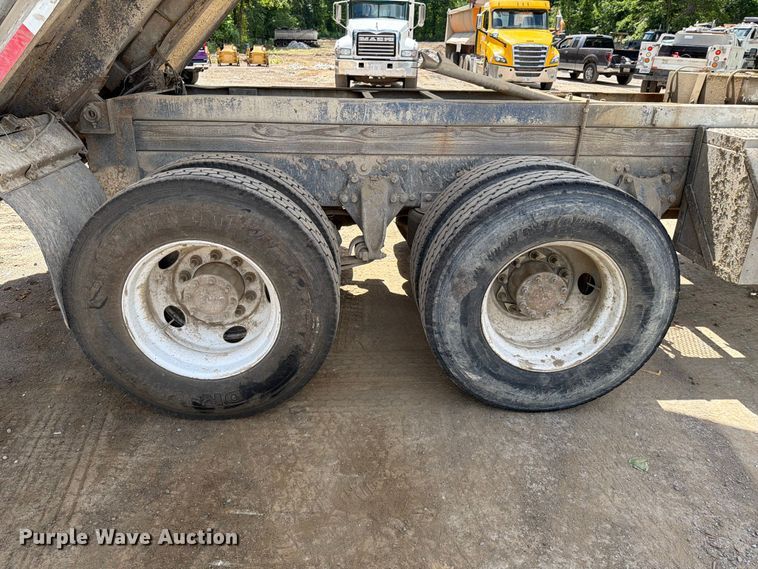 image for item EM0137 2003 Western Star 4900 dump truck