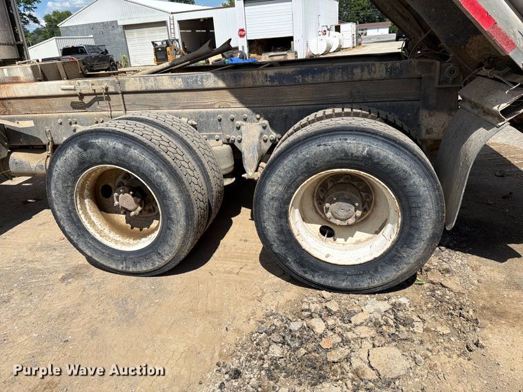 image for item EM0137 2003 Western Star 4900 dump truck