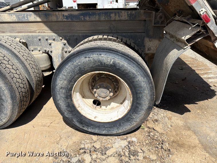 image for item EM0137 2003 Western Star 4900 dump truck