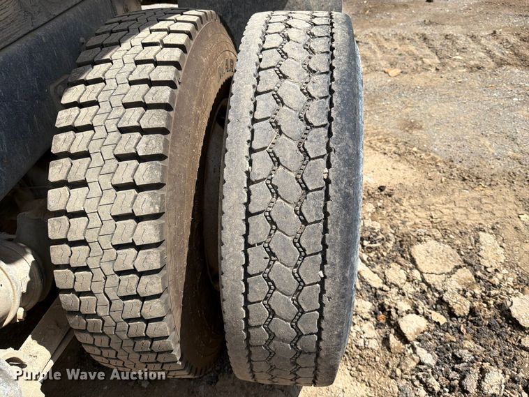 image for item EM0137 2003 Western Star 4900 dump truck