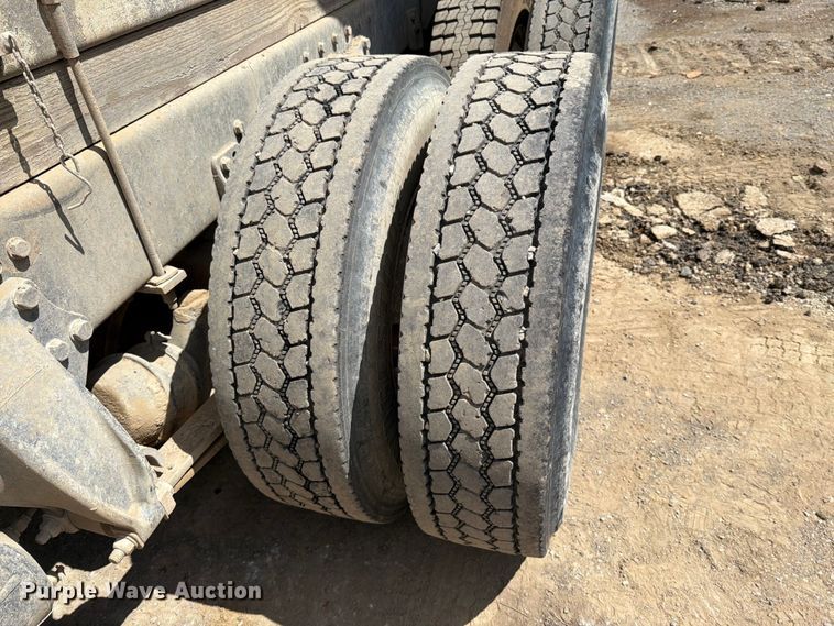 image for item EM0137 2003 Western Star 4900 dump truck
