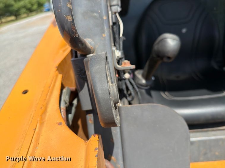 image for item EM0139 2002 Case 70XT skid steer loader