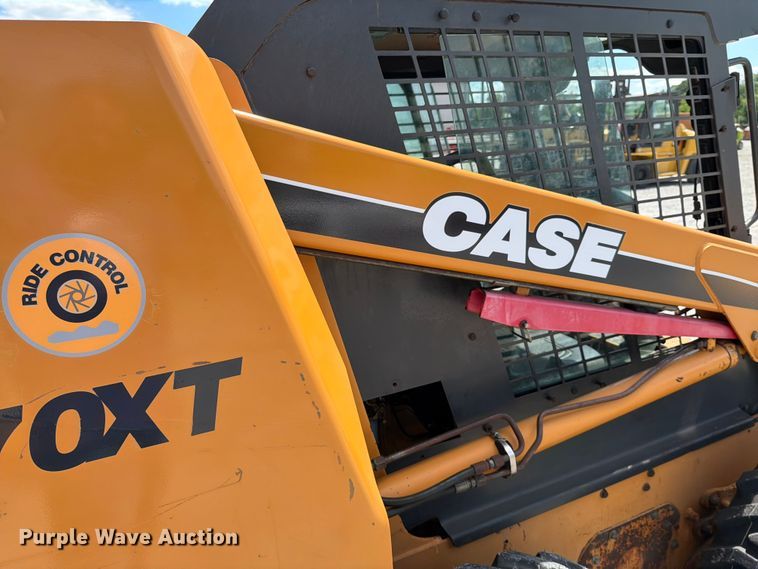 image for item EM0139 2002 Case 70XT skid steer loader