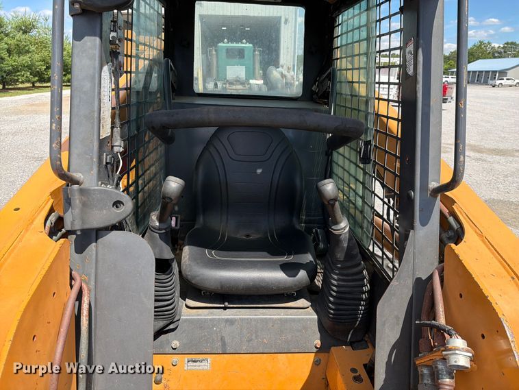 image for item EM0139 2002 Case 70XT skid steer loader