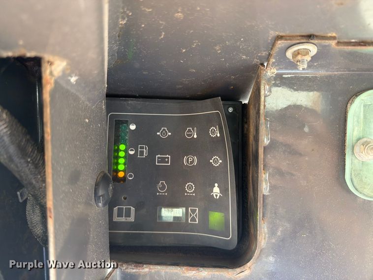 image for item EM0139 2002 Case 70XT skid steer loader