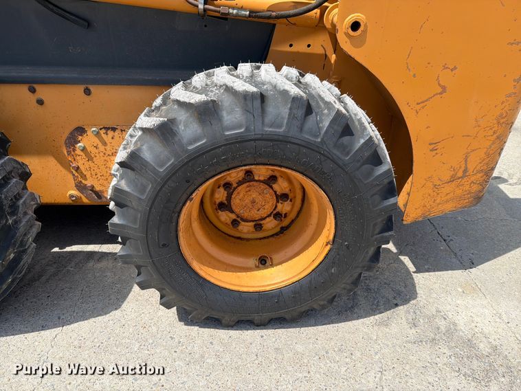 image for item EM0139 2002 Case 70XT skid steer loader