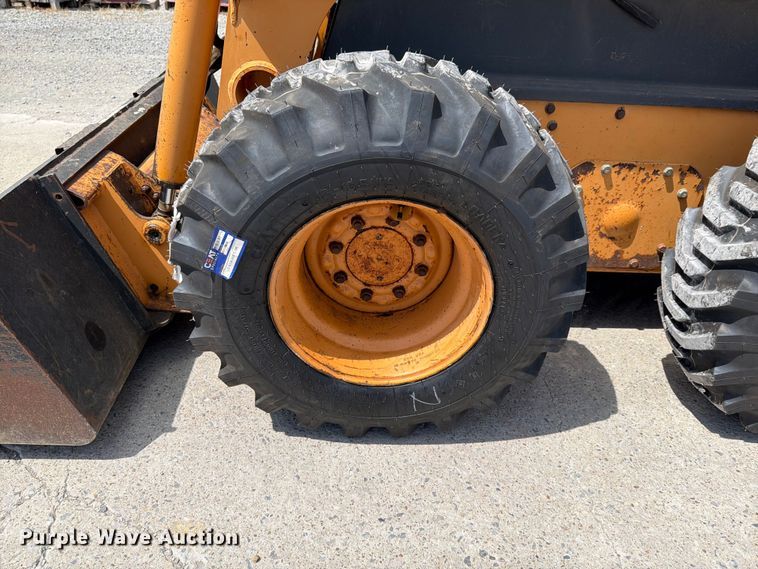 image for item EM0139 2002 Case 70XT skid steer loader