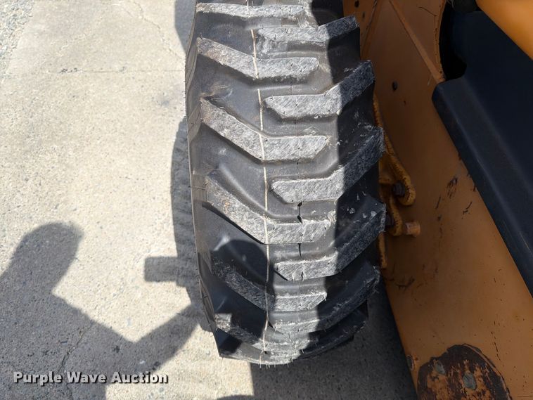 image for item EM0139 2002 Case 70XT skid steer loader