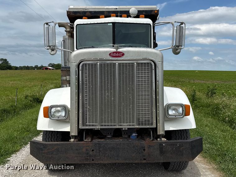image for item EN0329 2005 Peterbilt 357 dump truck