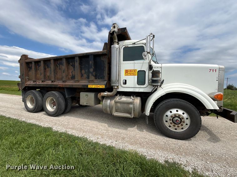 image for item EN0329 2005 Peterbilt 357 dump truck