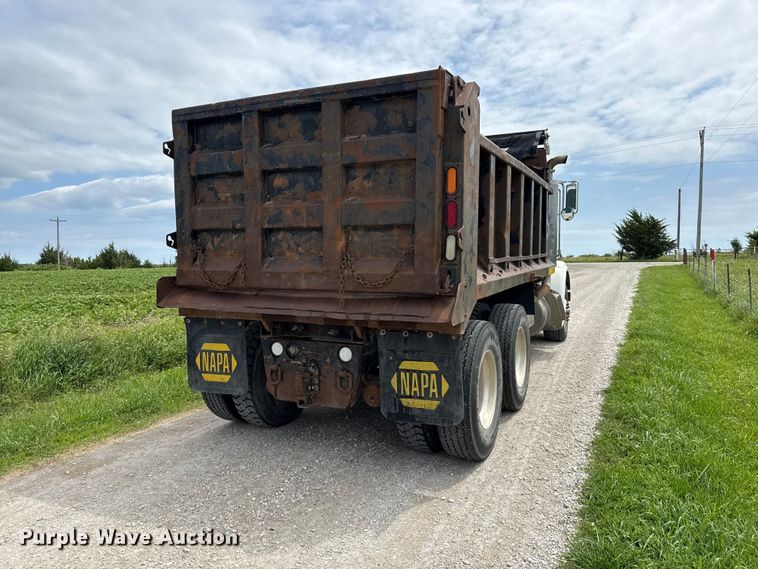image for item EN0329 2005 Peterbilt 357 dump truck