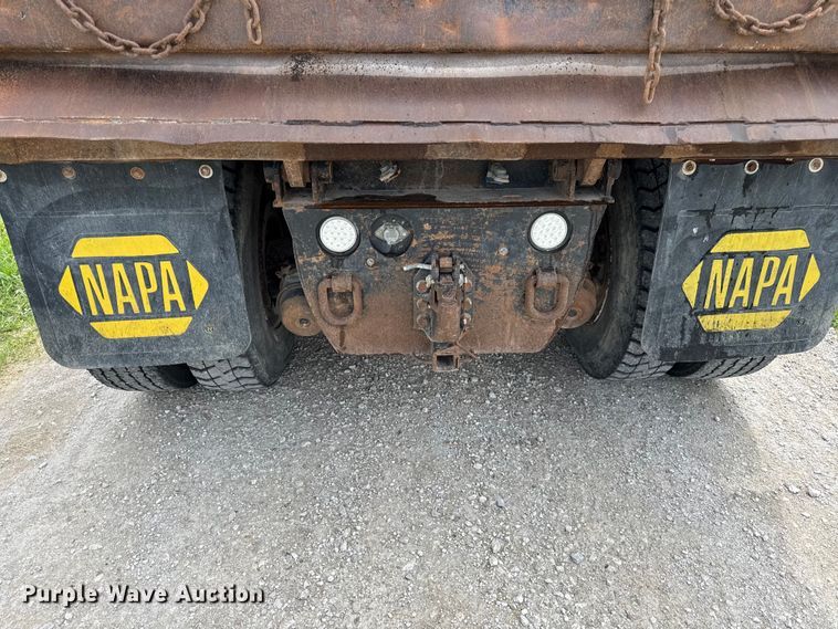 image for item EN0329 2005 Peterbilt 357 dump truck