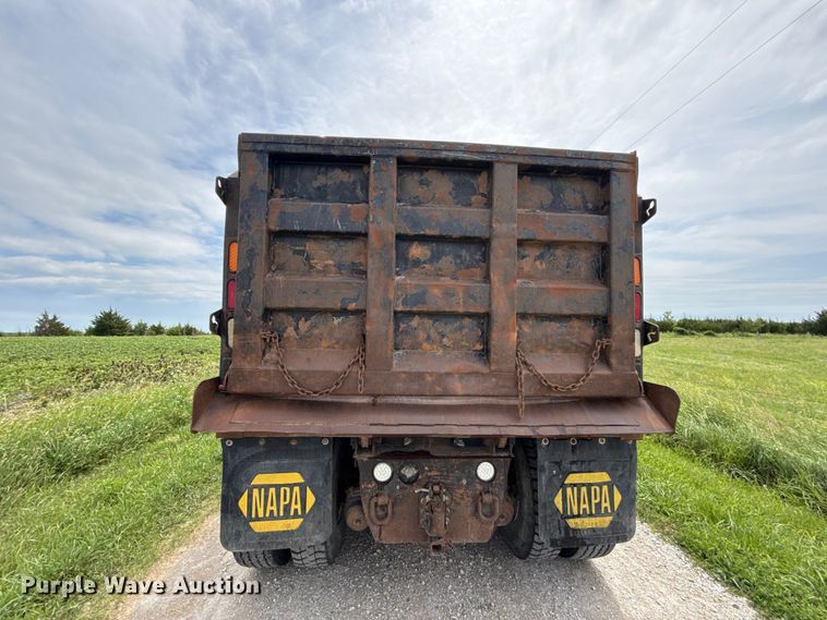 image for item EN0329 2005 Peterbilt 357 dump truck