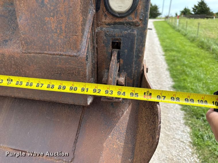 image for item EN0329 2005 Peterbilt 357 dump truck
