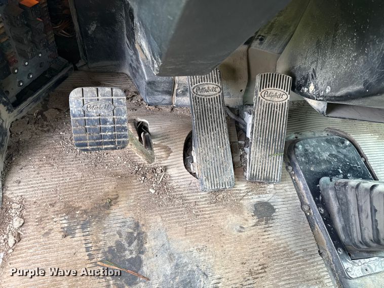 image for item EN0329 2005 Peterbilt 357 dump truck