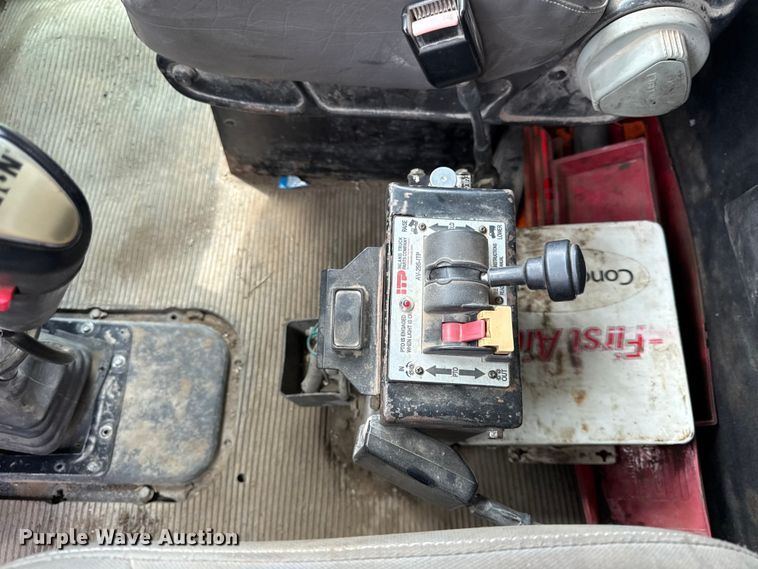 image for item EN0329 2005 Peterbilt 357 dump truck