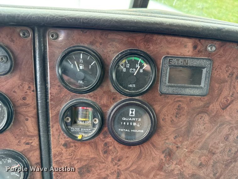 image for item EN0329 2005 Peterbilt 357 dump truck