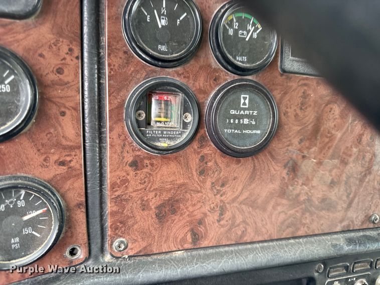 image for item EN0329 2005 Peterbilt 357 dump truck