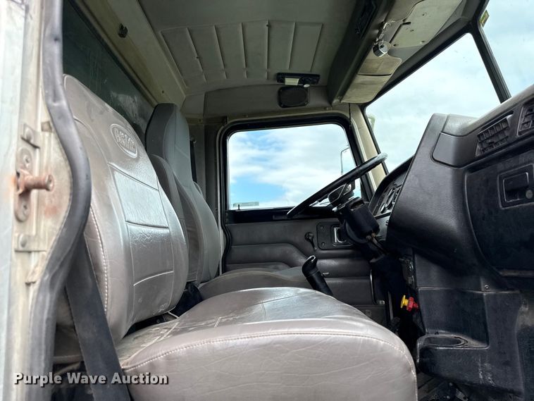image for item EN0329 2005 Peterbilt 357 dump truck