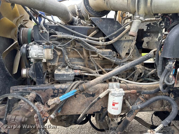 image for item EN0329 2005 Peterbilt 357 dump truck