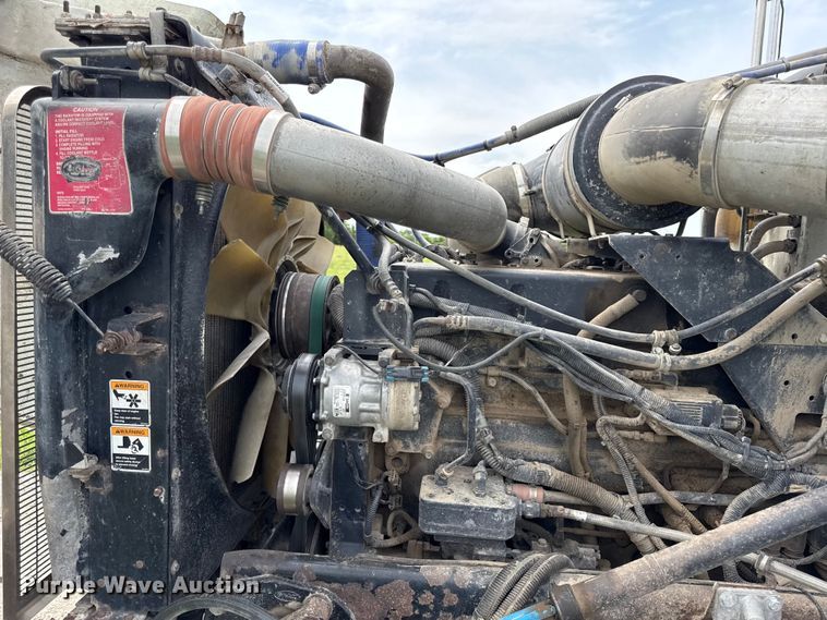 image for item EN0329 2005 Peterbilt 357 dump truck