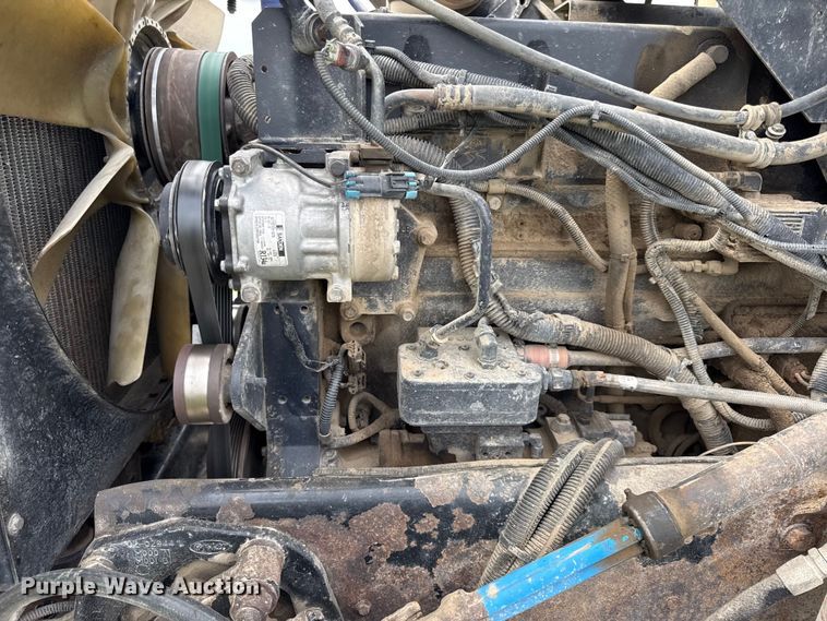 image for item EN0329 2005 Peterbilt 357 dump truck