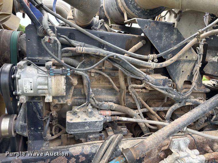 image for item EN0329 2005 Peterbilt 357 dump truck