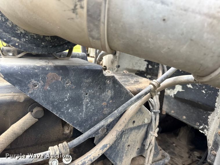 image for item EN0329 2005 Peterbilt 357 dump truck