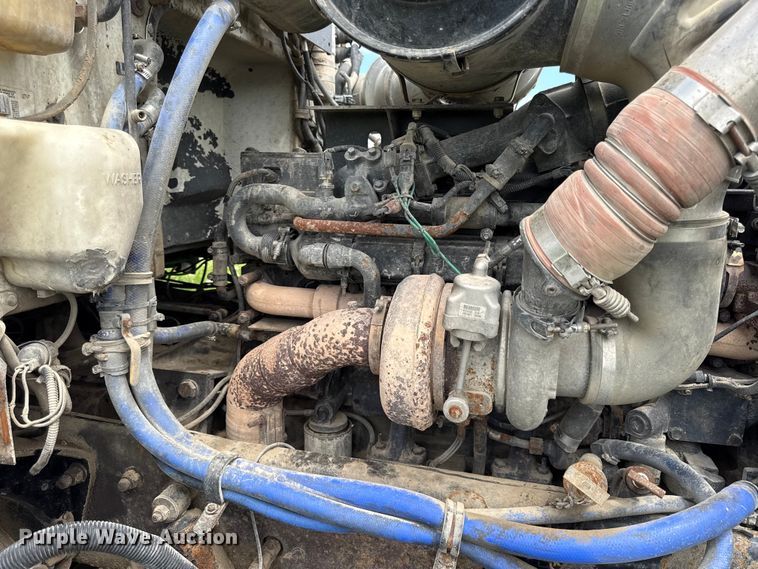image for item EN0329 2005 Peterbilt 357 dump truck