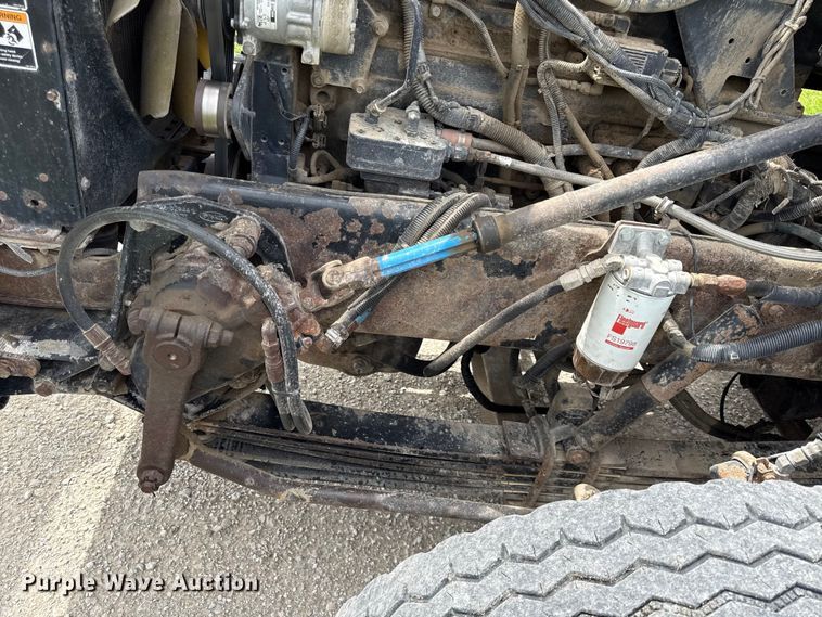 image for item EN0329 2005 Peterbilt 357 dump truck
