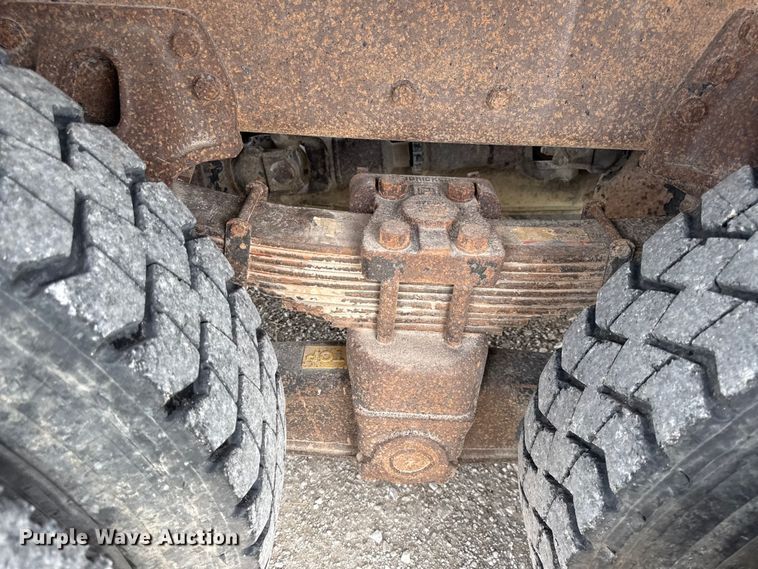 image for item EN0329 2005 Peterbilt 357 dump truck