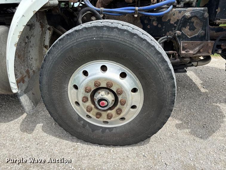 image for item EN0329 2005 Peterbilt 357 dump truck