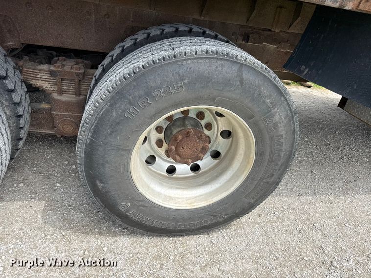 image for item EN0329 2005 Peterbilt 357 dump truck