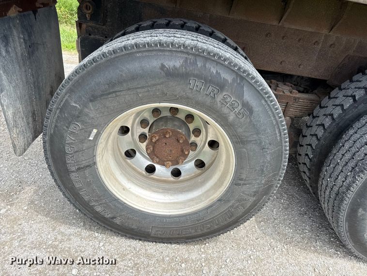 image for item EN0329 2005 Peterbilt 357 dump truck