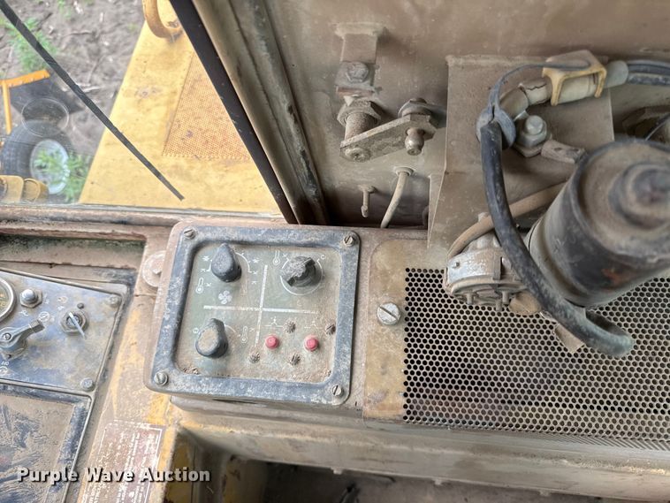 image for item EN0339 1990 Caterpillar 973 track loader