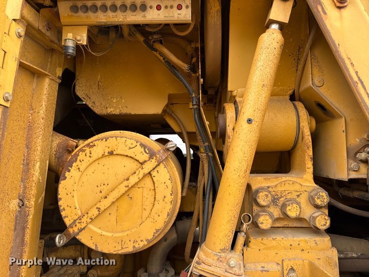 image for item EN0339 1990 Caterpillar 973 track loader