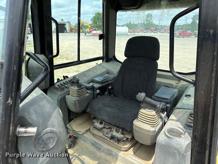 image for item EN0349 Caterpillar D4K LGP dozer