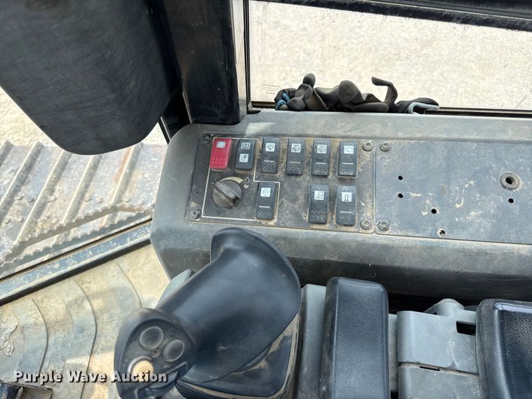 image for item EN0349 Caterpillar D4K LGP dozer