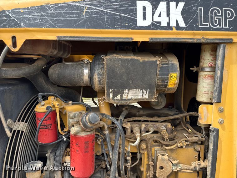 image for item EN0349 Caterpillar D4K LGP dozer