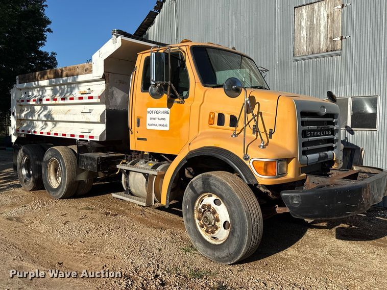image for item EN0391 2005 Sterling LT7500 dump truck